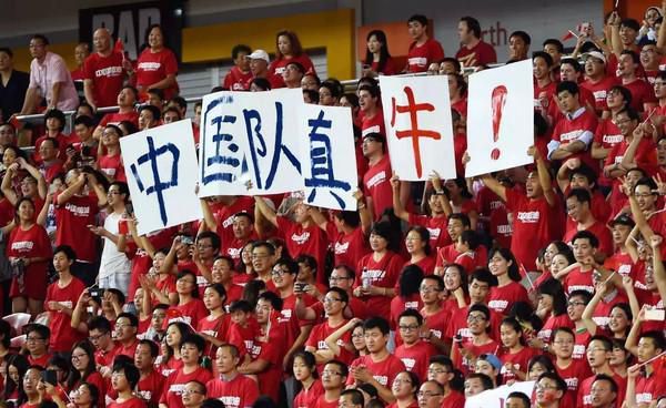第63分钟，托莫里解围时受伤，坎德雷瓦右路得球，一路向前推进后自己起脚攻门打近角，迈尼昂没有扑到，萨勒尼塔纳2-1AC米兰。
